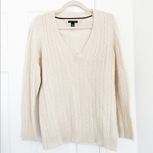 Tommy Hilfiger Cashmere Cable Knit V-Neck Sweater - Picture 1 of 4